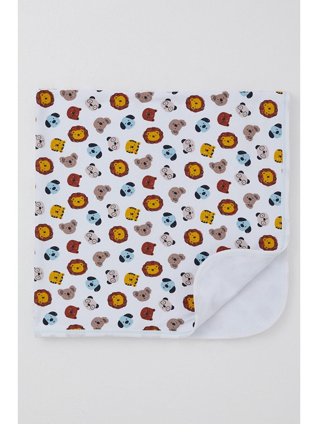 Yenidoğan Bebek Battaniyesi Sevimli Hayvancıklar Desenli Beyaz (76 X 87 Cm)-1