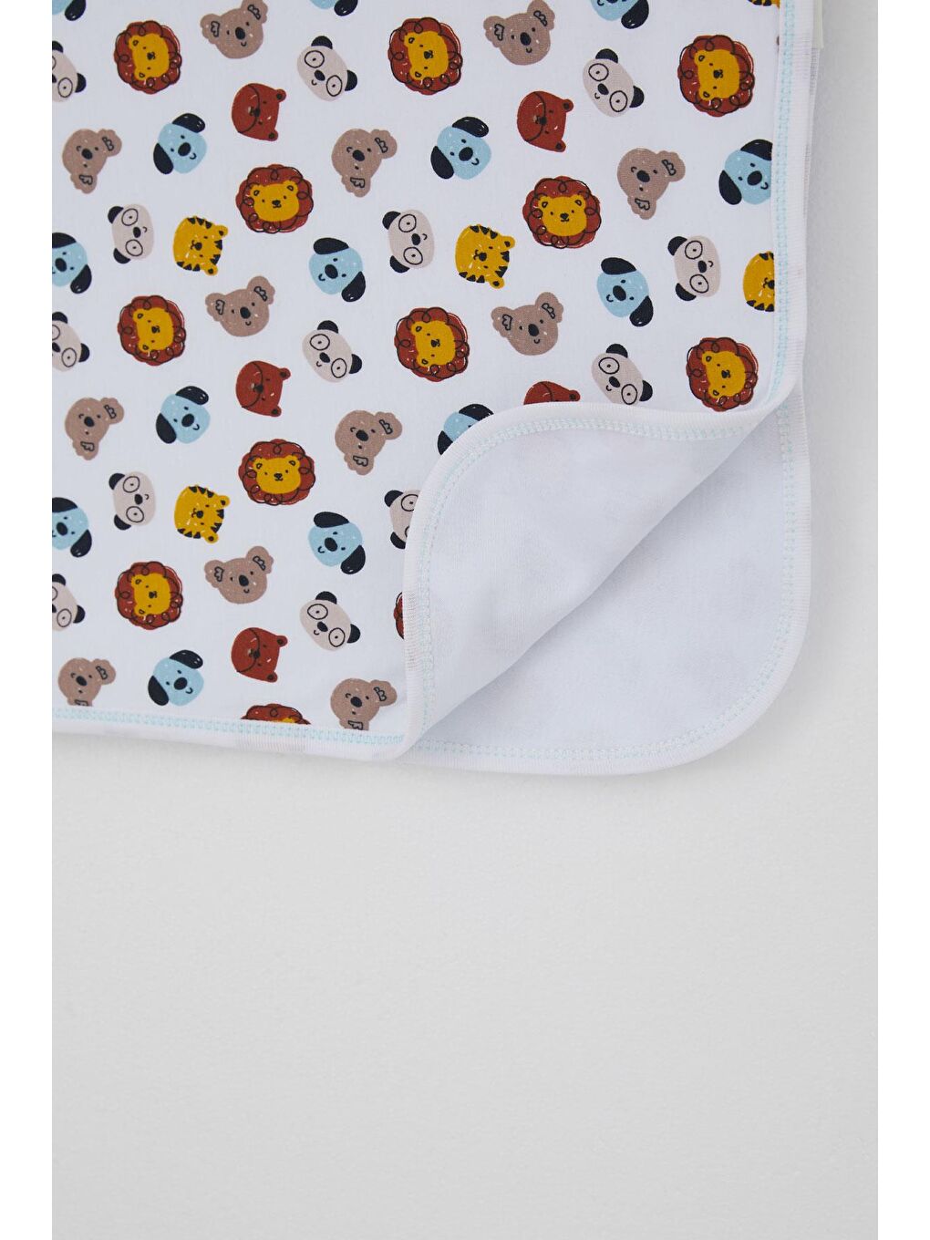 Yenidoğan Bebek Battaniyesi Sevimli Hayvancıklar Desenli Beyaz (76 X 87 Cm)-2