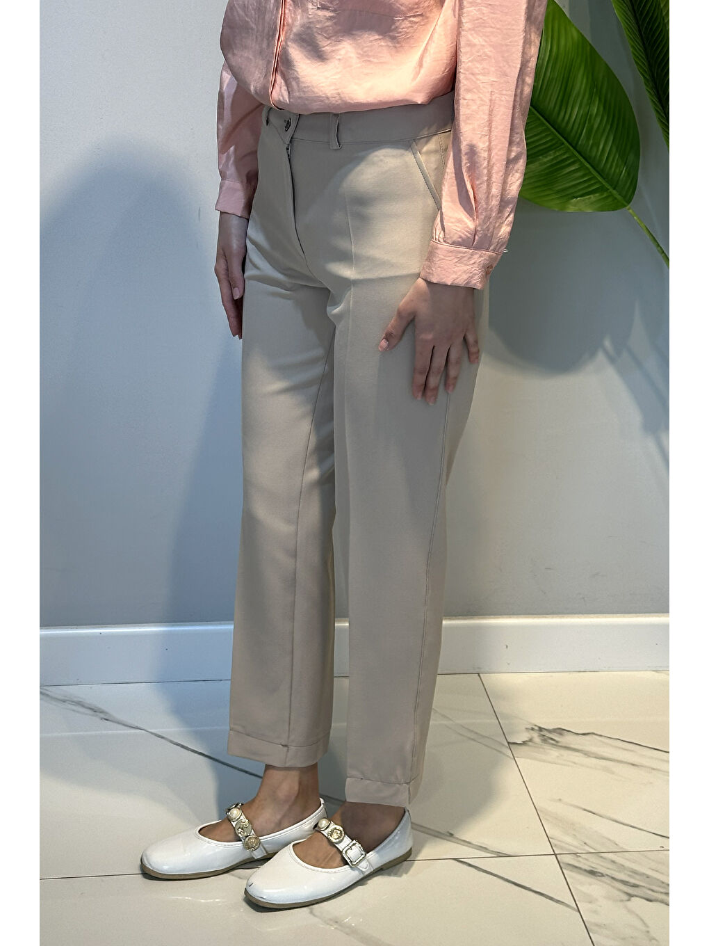 Büyük Beden Kadın Yırtmaç Detay Bilek Boy Kumaş Pantolon 07 Bej-3