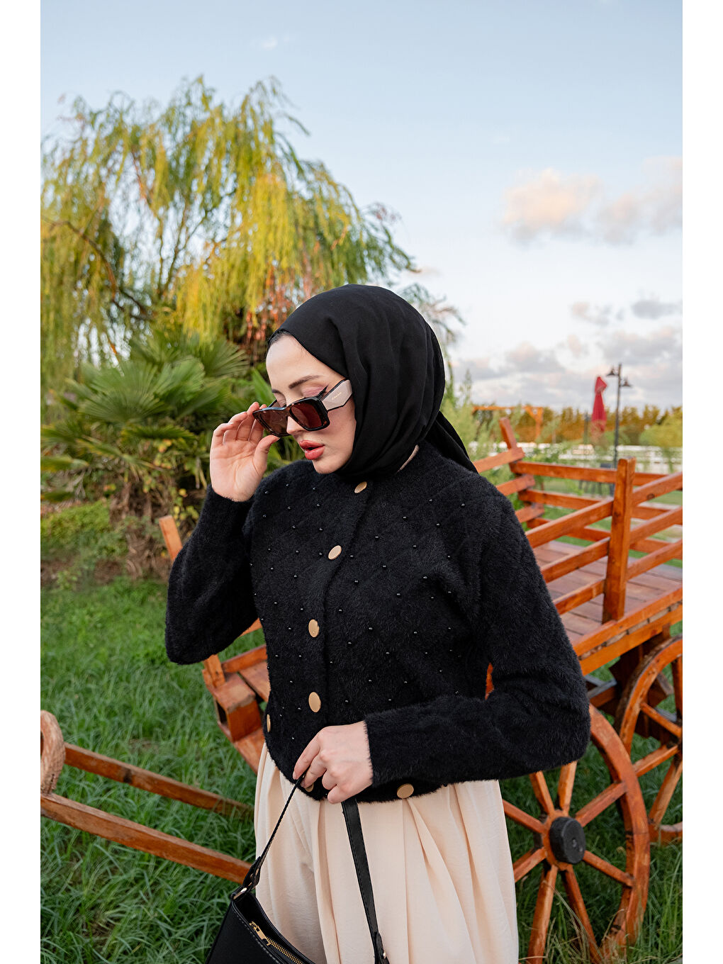 Kadın İnci Detay Triko Ceket Siyah-1