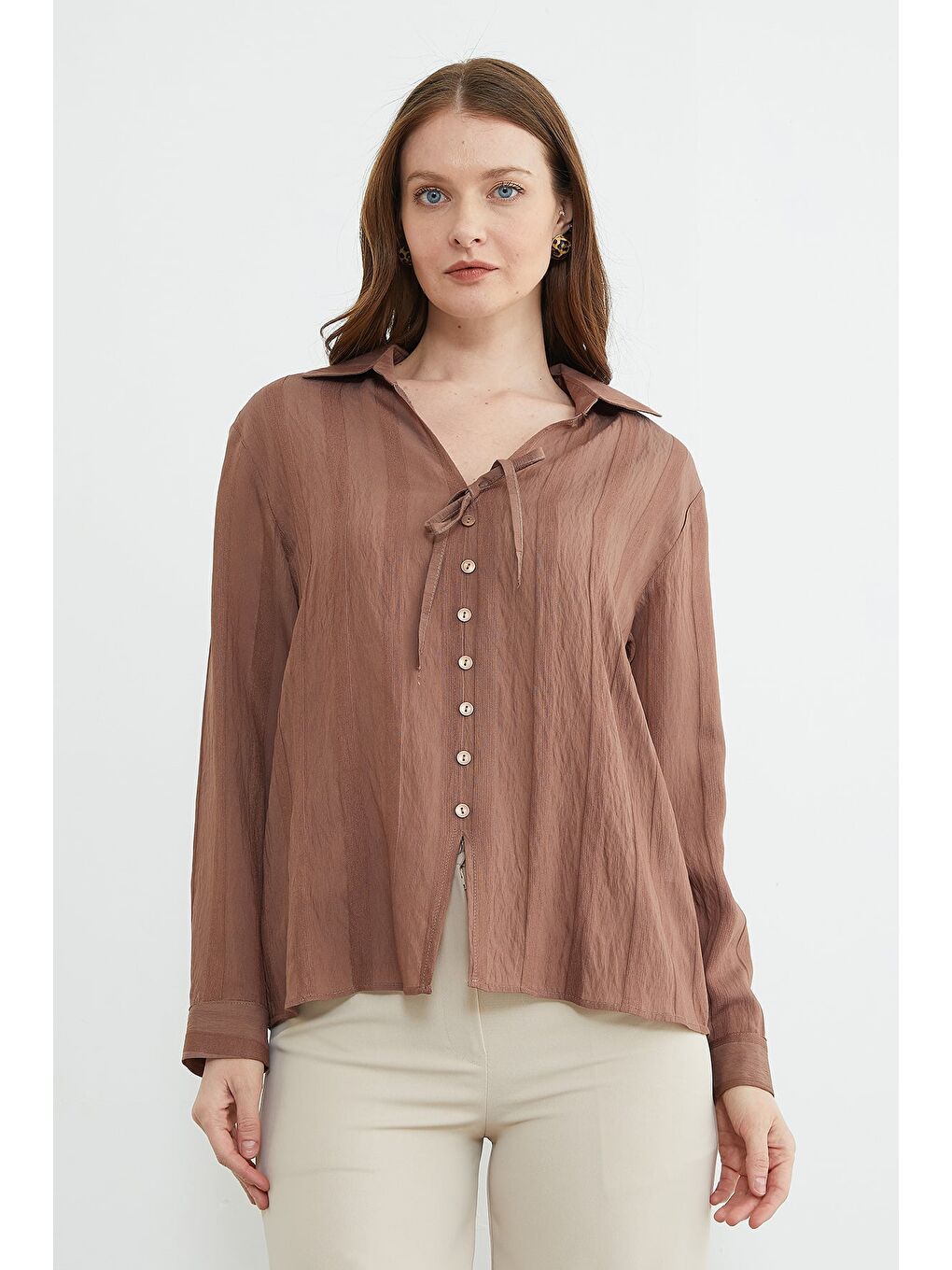 Kahverengi Önü Bağlamalı Düğmeli Salaş Gömlek-2