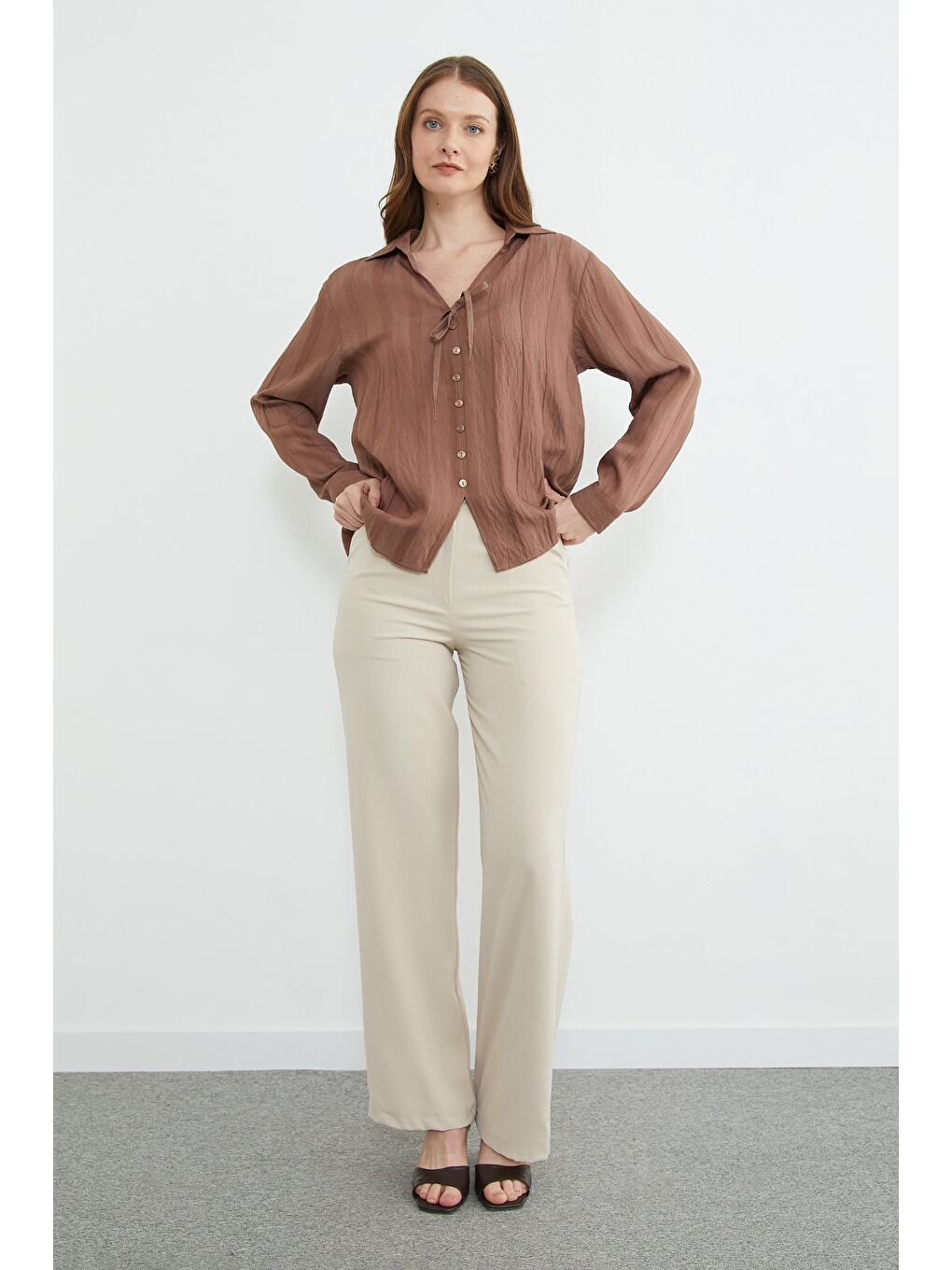 Kahverengi Önü Bağlamalı Düğmeli Salaş Gömlek-4
