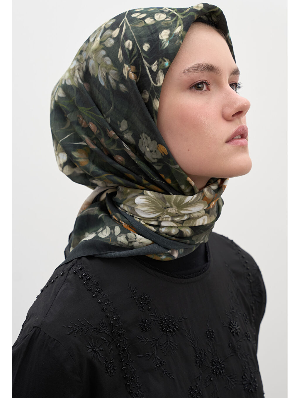 Wısterıa Desen Pamuklu Viskon Eşarp Siyah-2