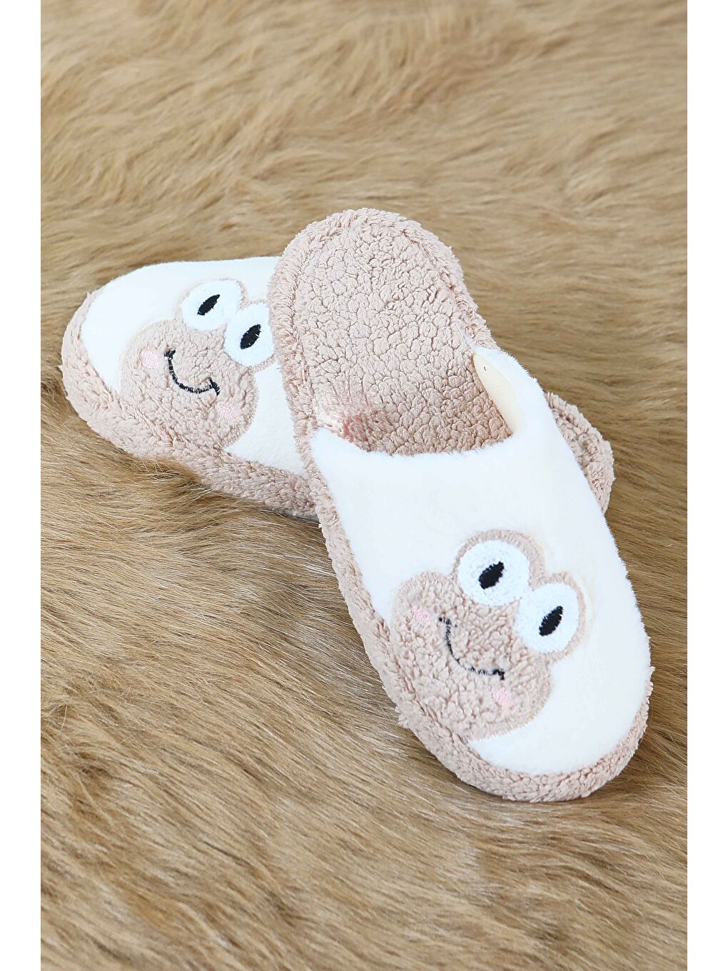 Kadın Bej Kurbağa İşlemeli Ev Terliği - 27779-BEJ-3