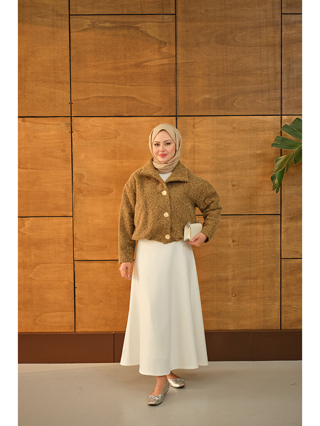 Bej Kadın Düğmeli Kısa Keçe Kaban Vizon-1