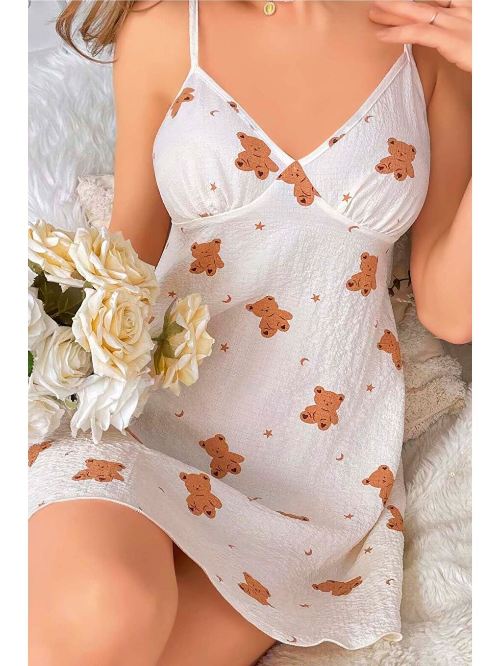 Beyaz Ayıcık Desenli İp Askılı Gecelik-1