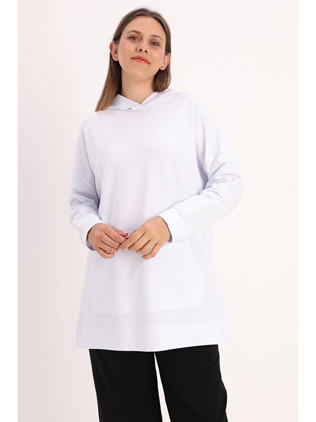 Beyaz Kapüşonlu Kanguru Cepli Sweatshirt