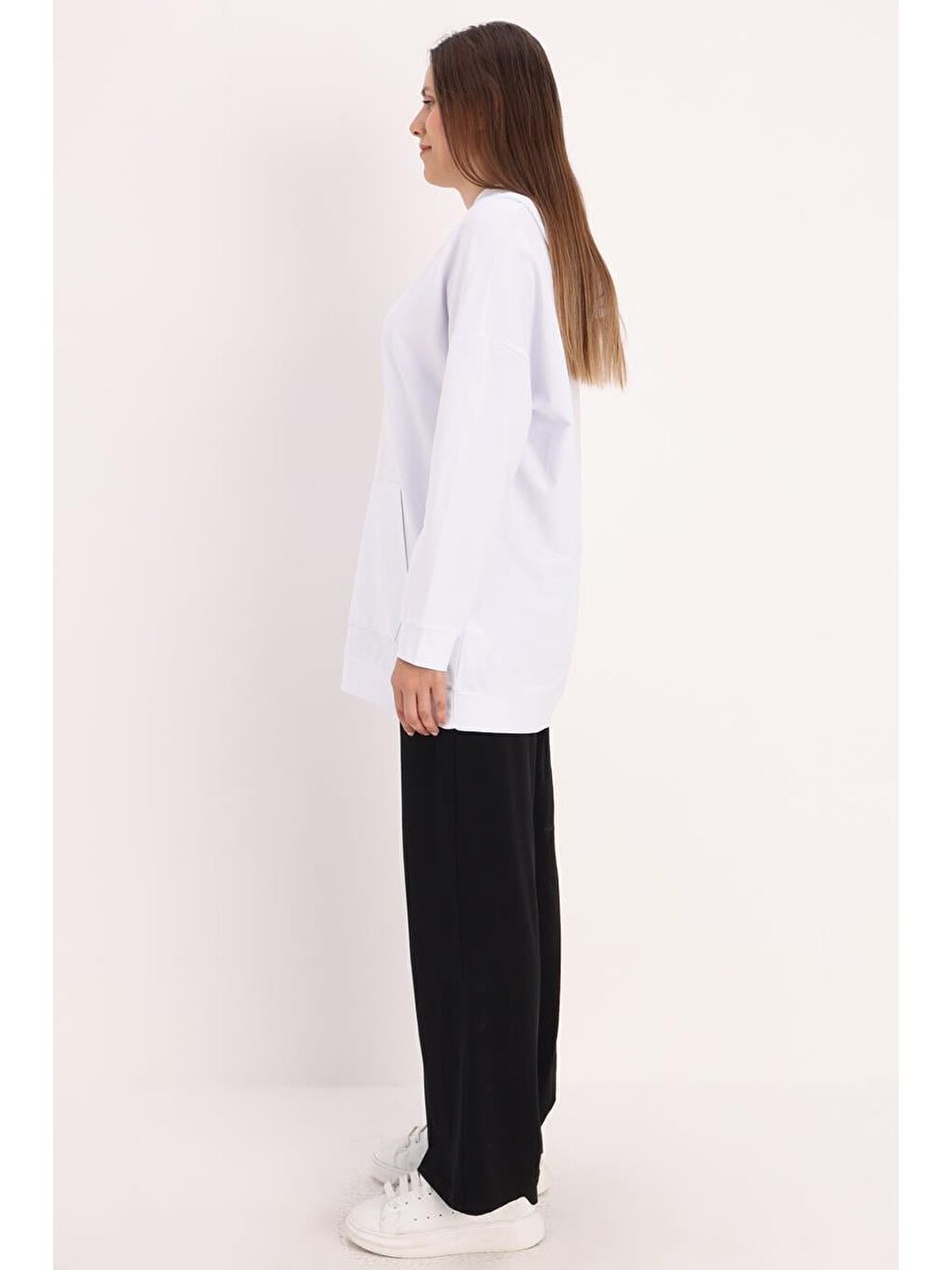 Beyaz Kapüşonlu Kanguru Cepli Sweatshirt-2