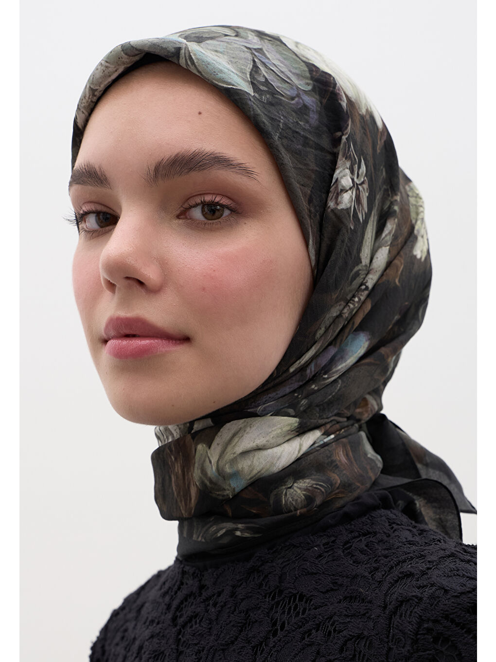 Rosıne Desen Pamuklu Viskon Eşarp Siyah-3