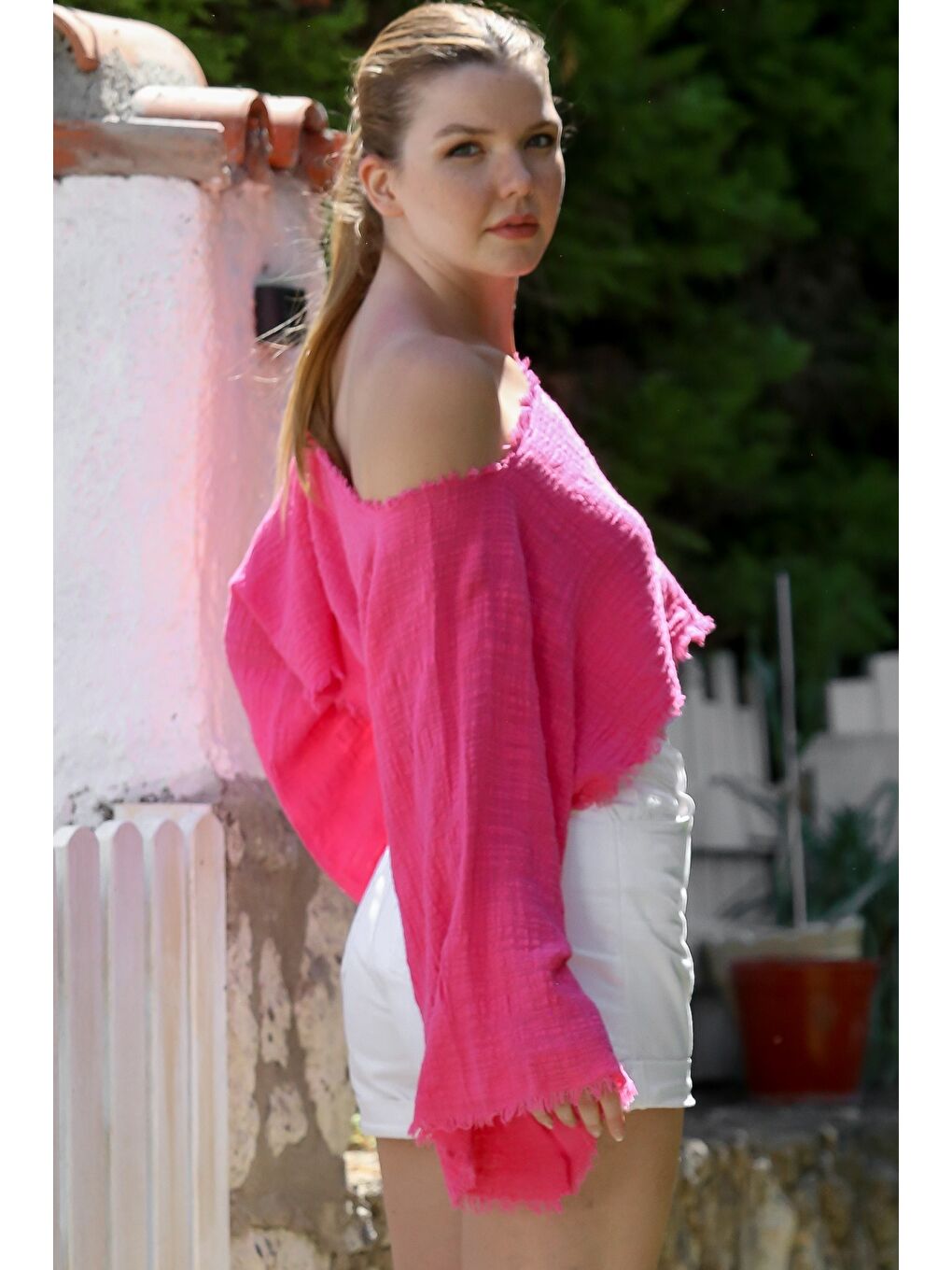 Organik Pamuk Pembe Kayık Yaka Volanlı Kol Yıkamalı Pis Dikişli Müslin Crop Dokuma Bluz 38 80-3