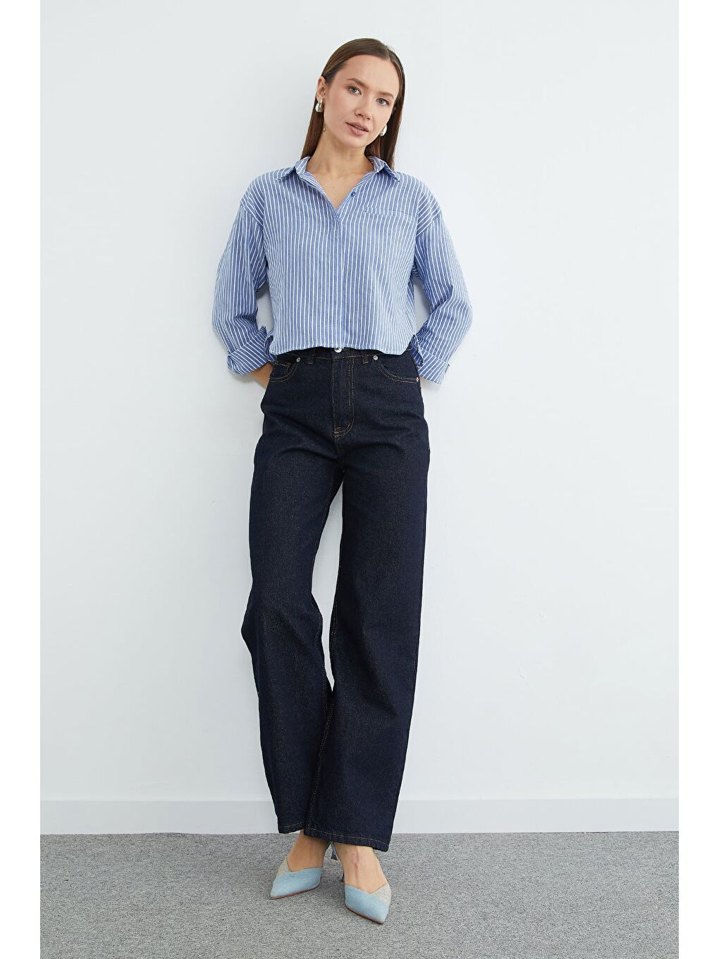 Lacivert Çizgili Jakarlı Crop Gömlek-4