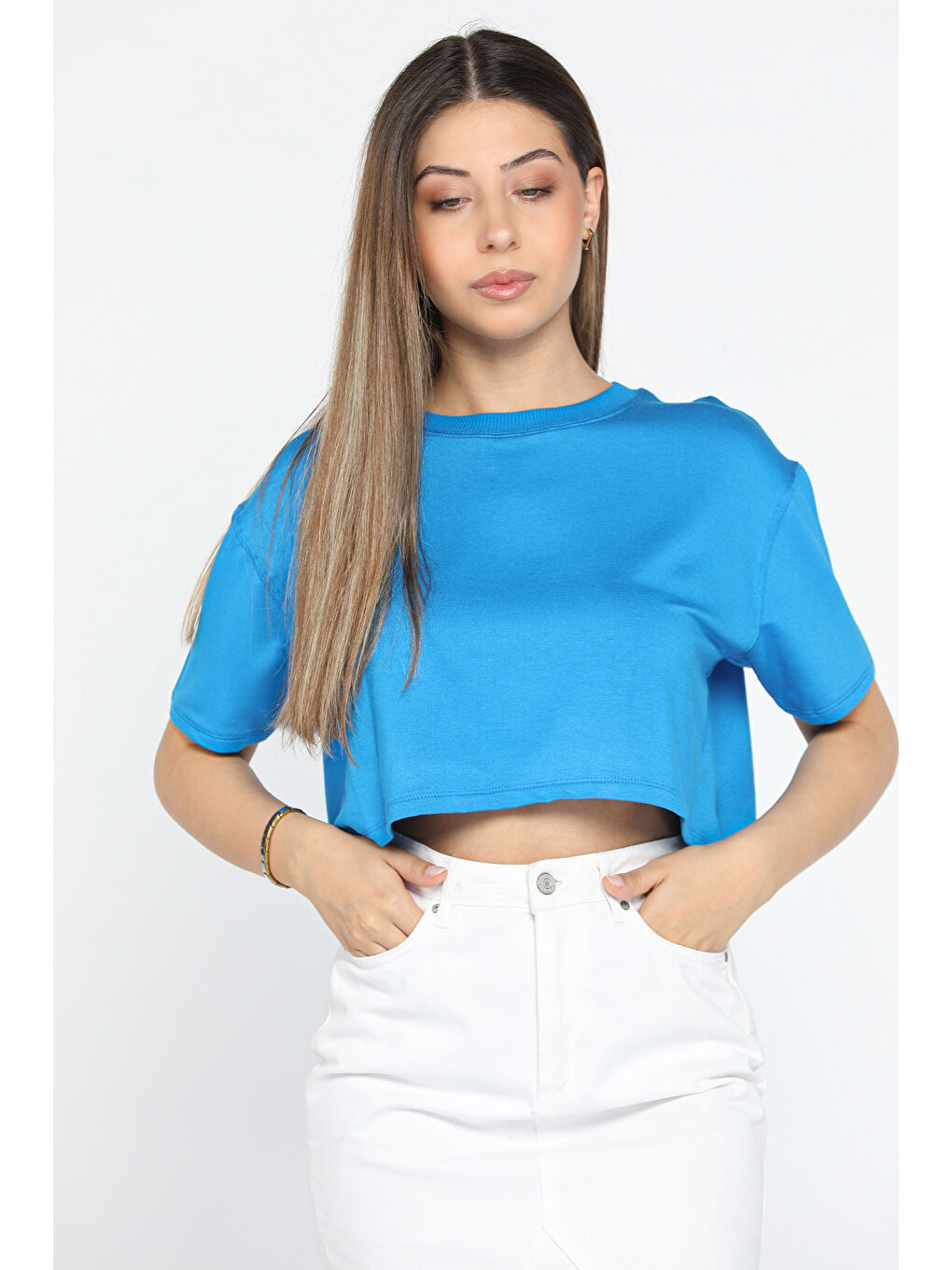 GÜLSELİ Mavi Bisiklet Yaka Oversize Basic Crop Top Tişört