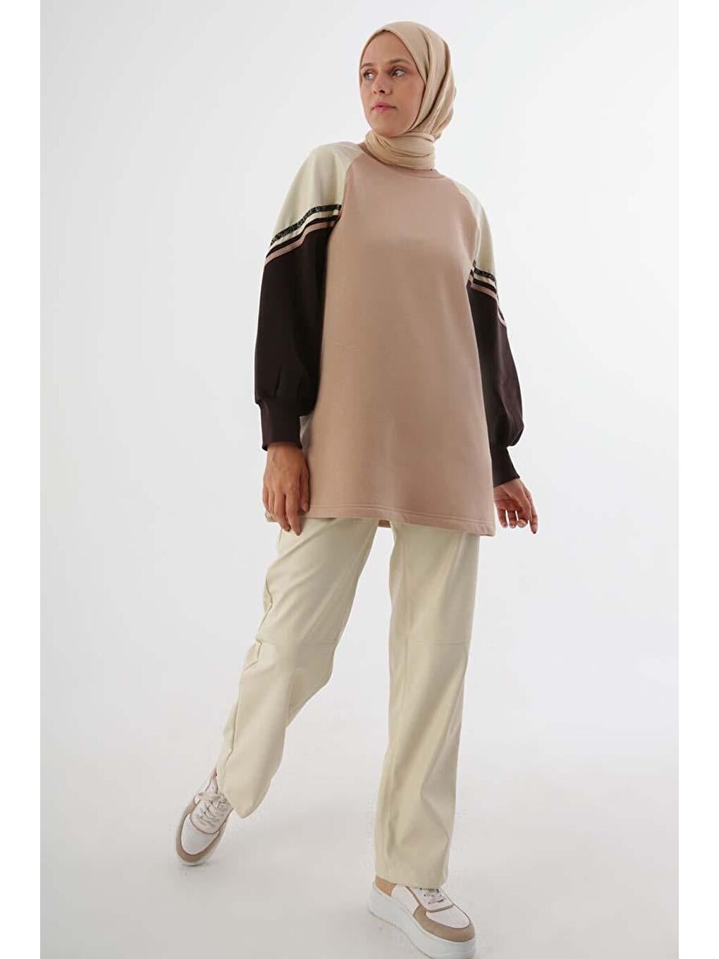 Bej-Şardonlu Deri Garnili Şeritli Sweatshirt