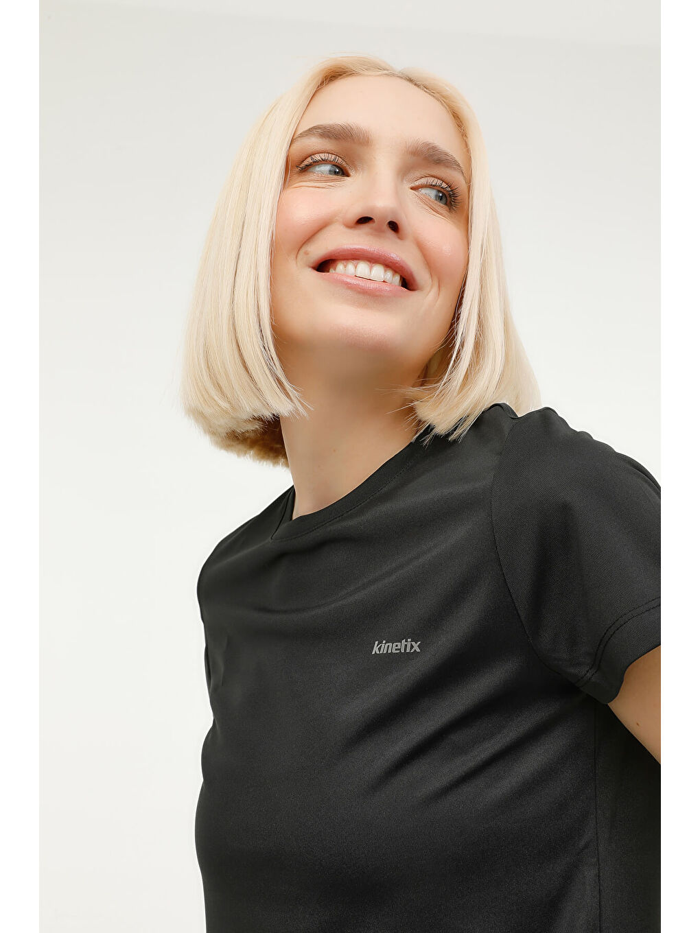 W-SN230 BASIC PES C NECK Siyah Kadın Kısa Kol T-Shirt-4