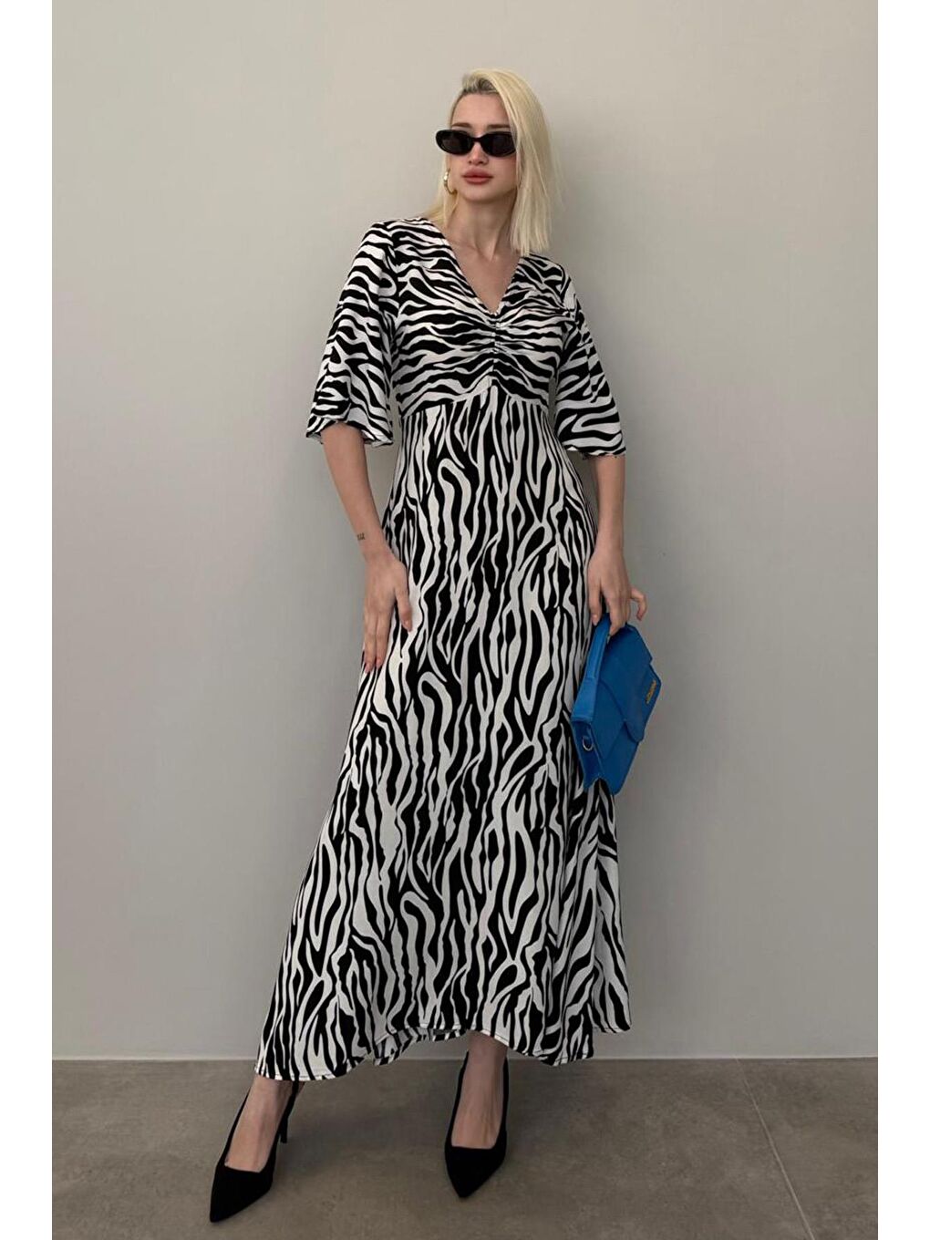 Siyah Zebra Desenli V Yaka Yarım Kollu Elbise Mg2394