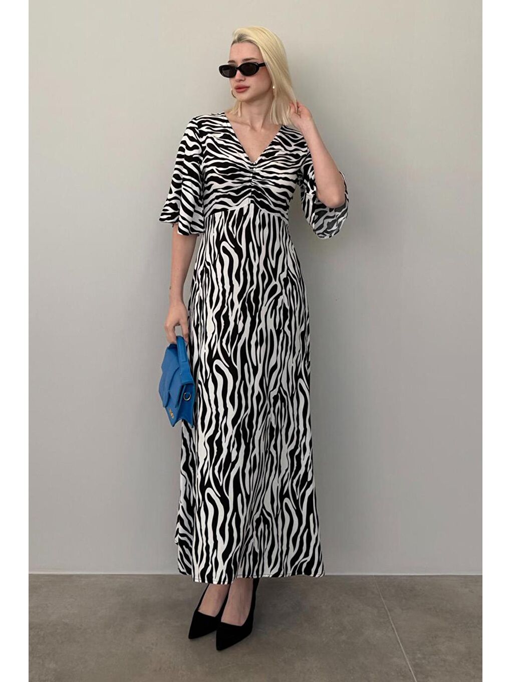 Siyah Zebra Desenli V Yaka Yarım Kollu Elbise Mg2394-1