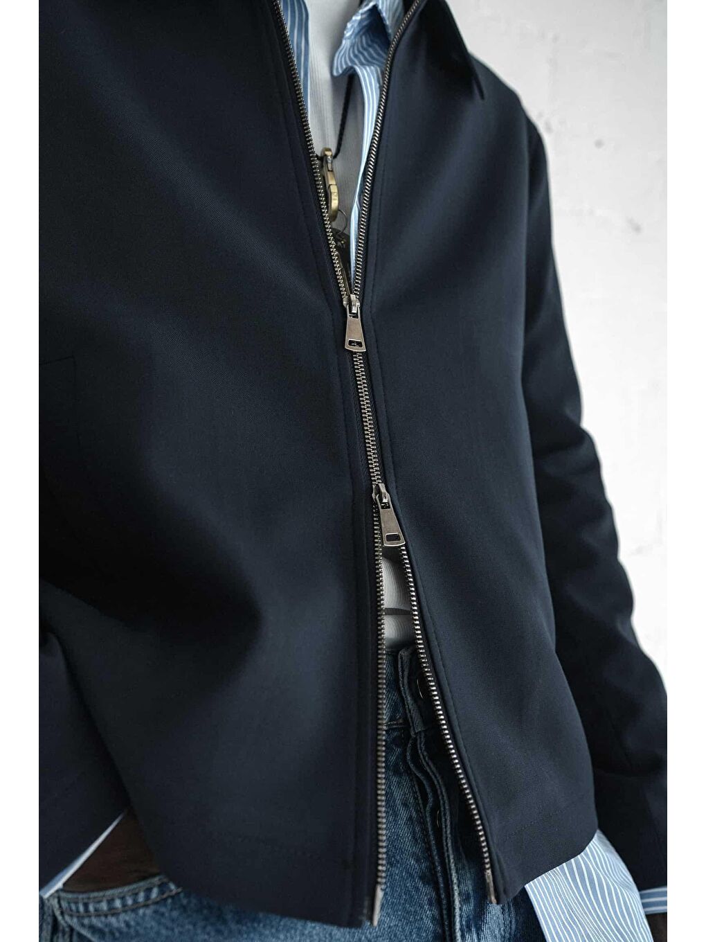 Erkek Relaxed Fit Fermuarlı İnce Yağlı Görünümlü Ceket Lacivert-4