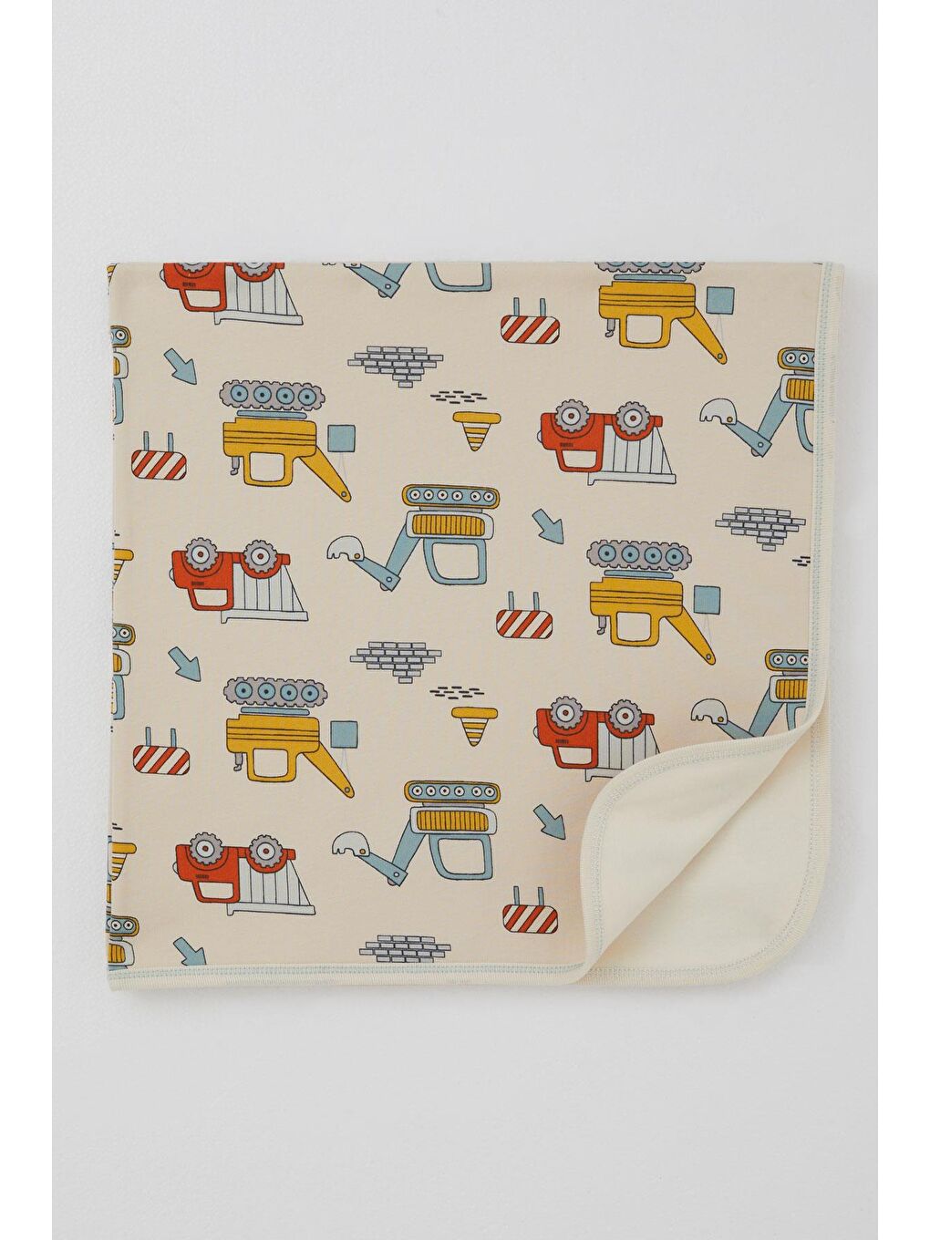 Yenidoğan Bebek Battaniyesi İş Makinesi Desenli Bej (76 X 88 Cm)-1