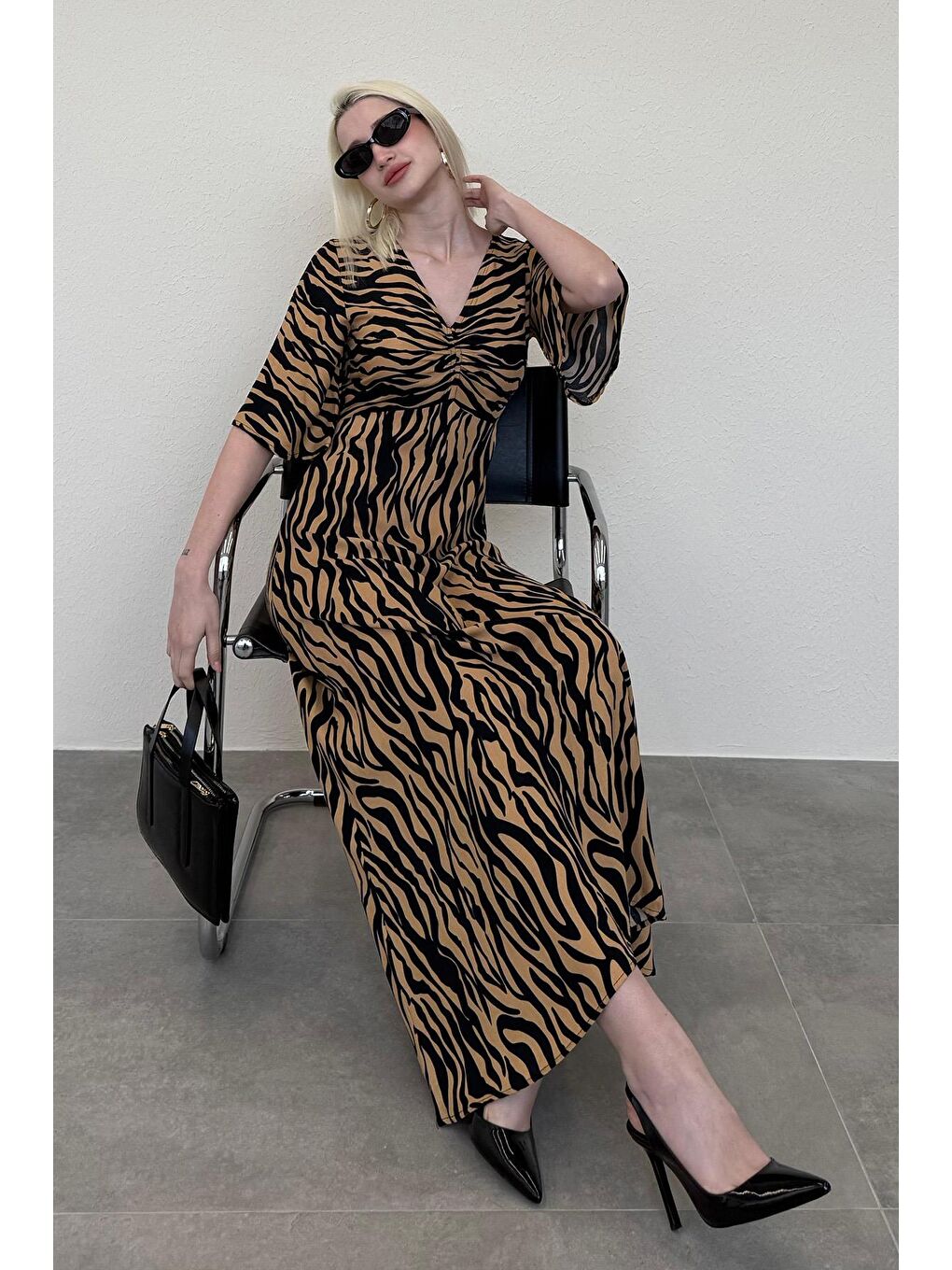 Kahverengi Bordo Zebra Desenli V Yaka Yarım Kollu Elbise Mg2394-3