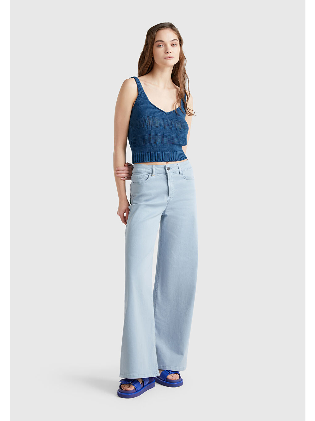 Mavi Kadın Denim %100 Pamuk Şerit Efektli Örme Relax Fit V Yaka Triko Atlet-4