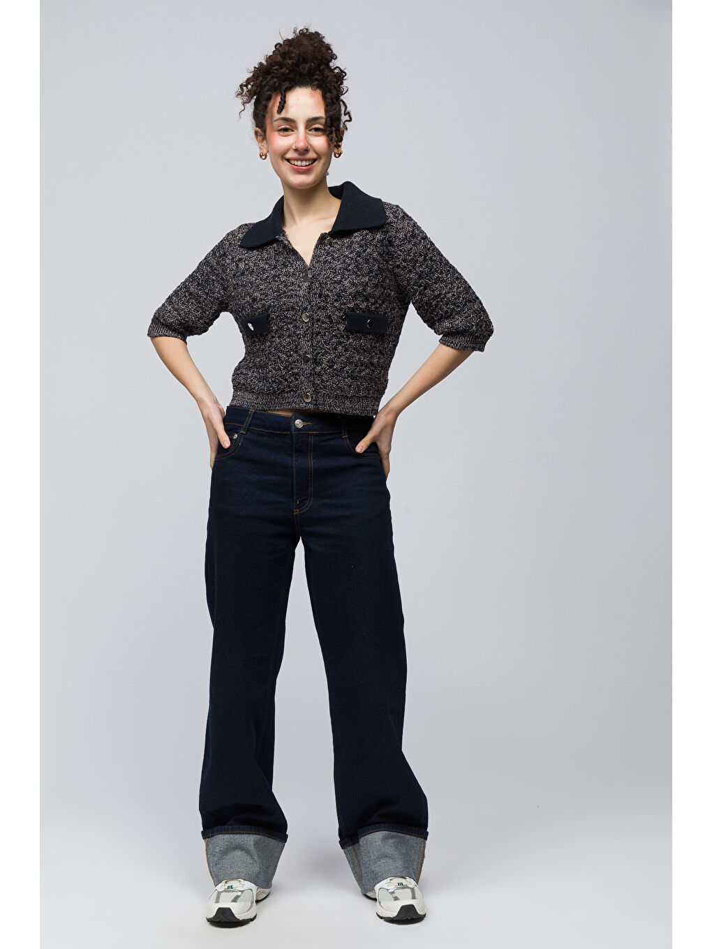 Arau - Gömlek Yaka Sim İplik ve Düğme Detaylı Kısa Kollu Triko Bluz - Lacivert Renk-1