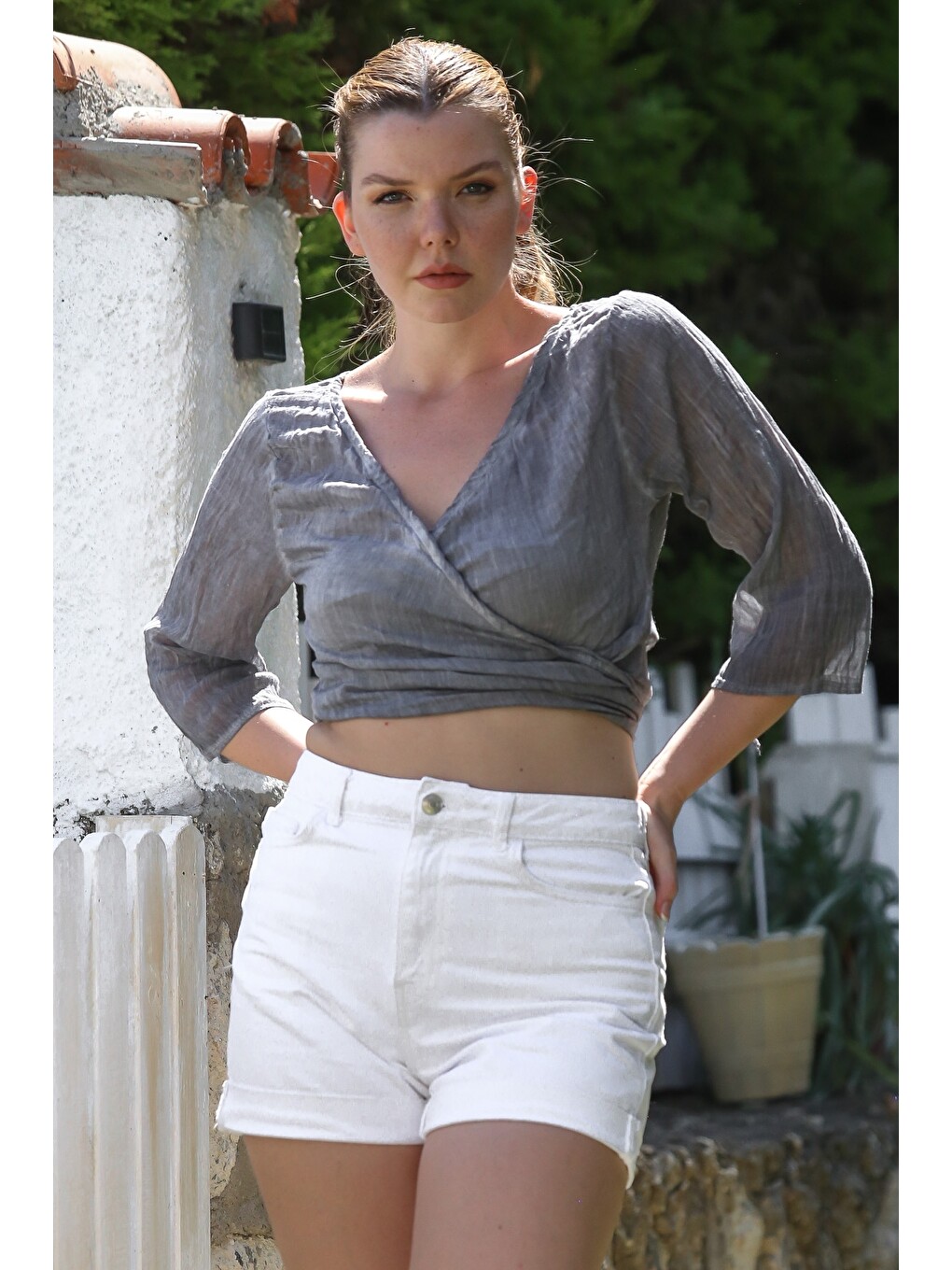 Organik Pamuk Gri Kruvaze Yaka 3/4 Kol Bağlamalı Yıkamalı Casual Crop Dokuma Bluz 40 60-3