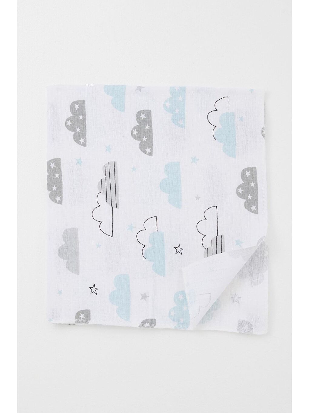 Yenidoğan Bebek Müslin Battaniye Gökyüzü Temalı Bulut Desenli Beyaz (77 X 93 Cm)