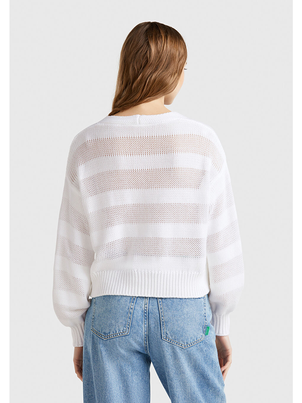 Kadın Beyaz %100 Pamuk Şerit Efektli Düşük Omuzlu Örme Relax Fit Hırka-2