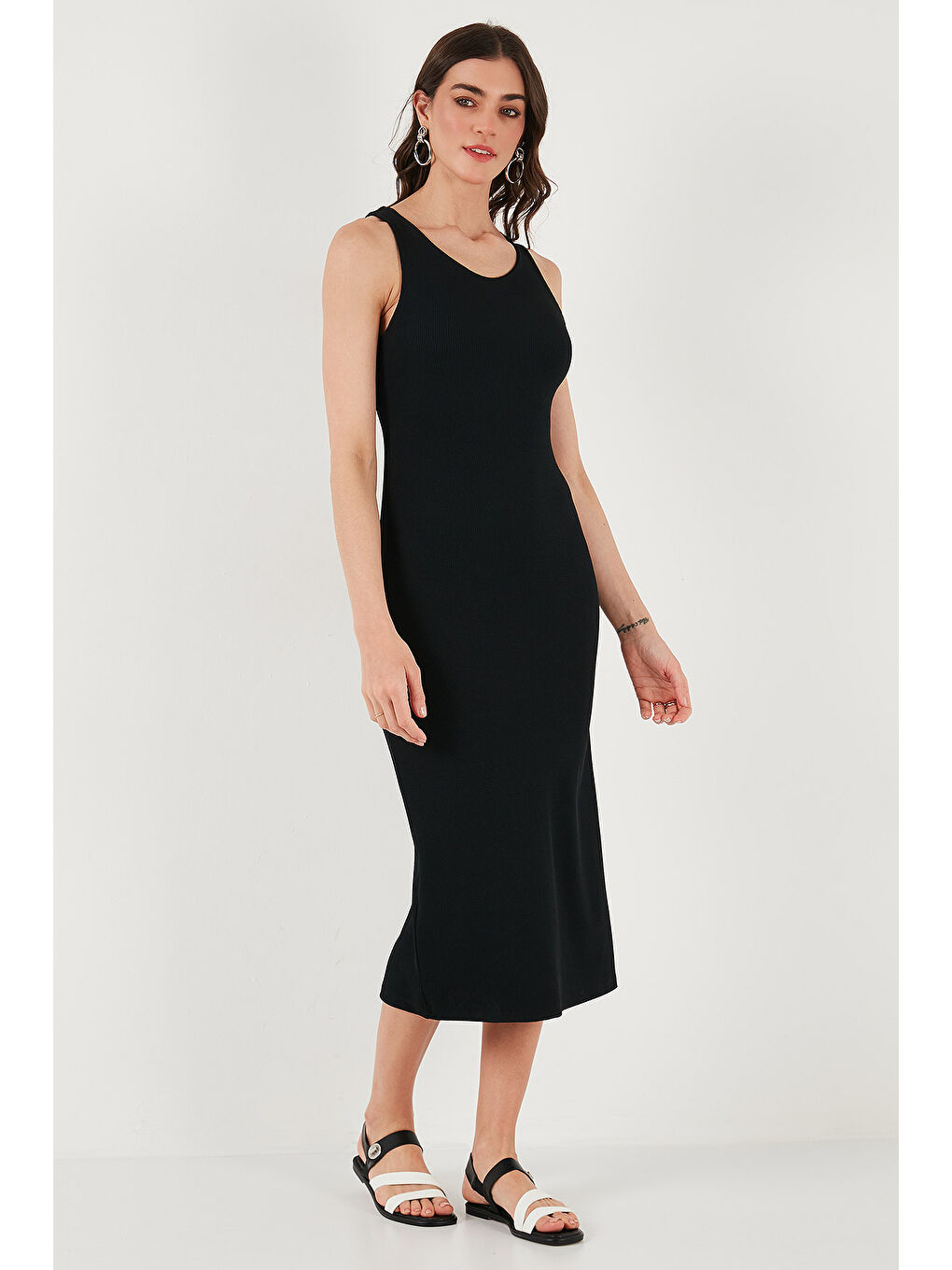 Siyah Fitilli Slim Fit Bisiklet Yaka Yırtmaçlı Midi Boy Kadın Elbise 5866101-2