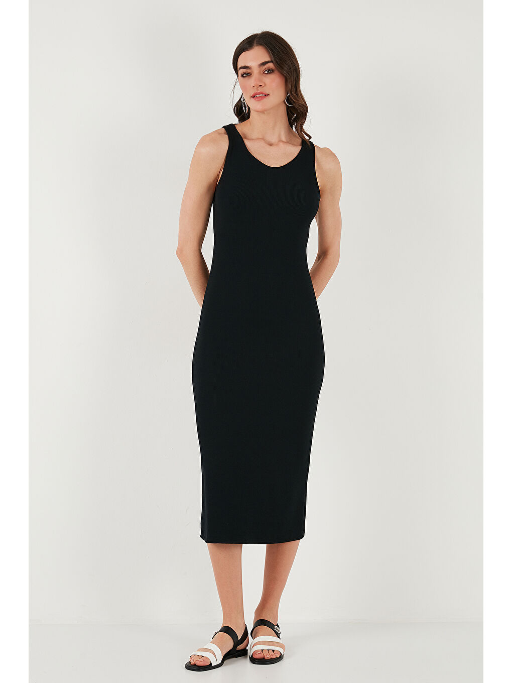 Siyah Fitilli Slim Fit Bisiklet Yaka Yırtmaçlı Midi Boy Kadın Elbise 5866101-3