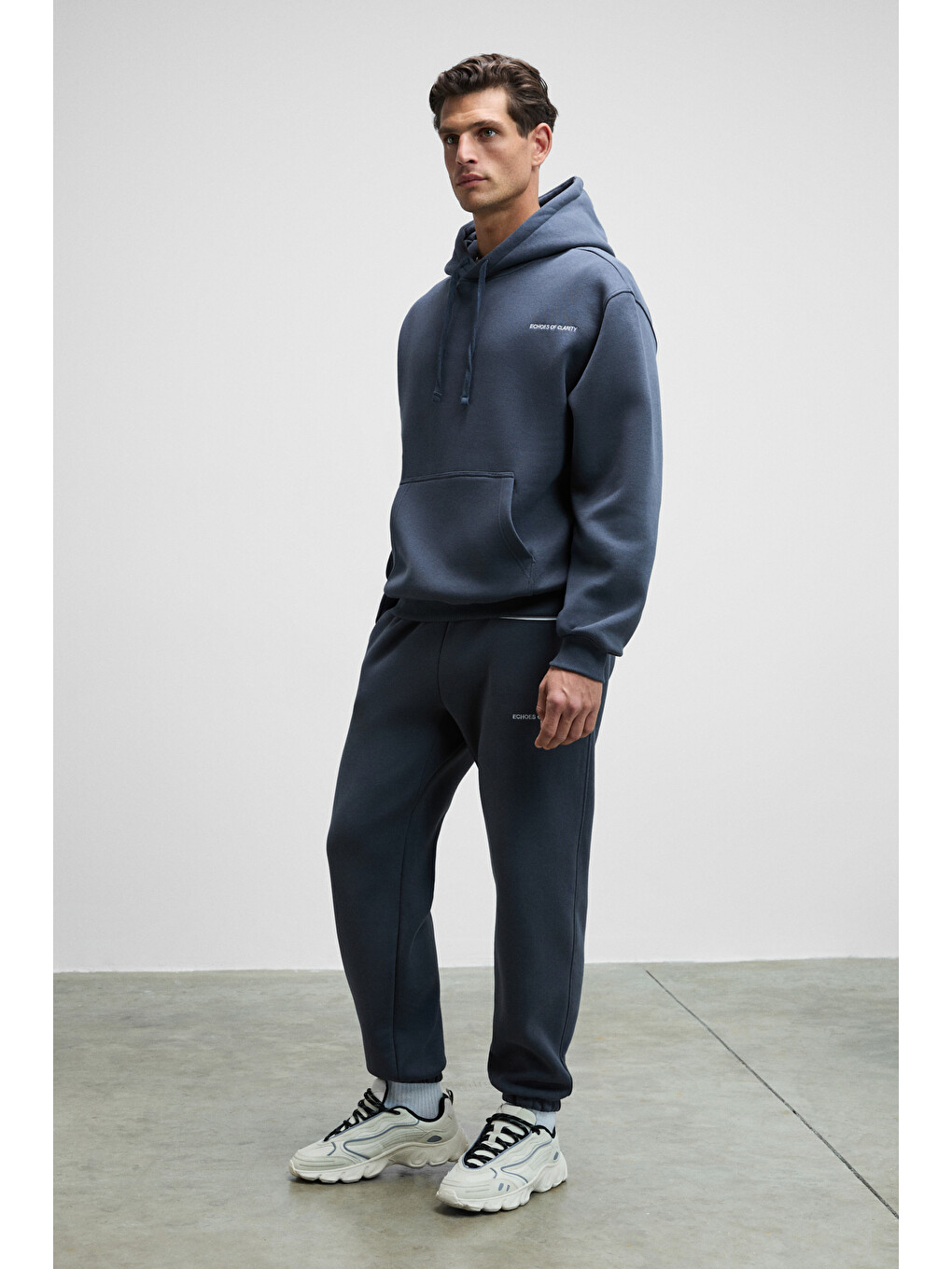 Scarn Erkek Pamuklu İçi Polarlı Nakışlı Kapüşonlu Relaxed Koyu Gri Sweatshirt-3