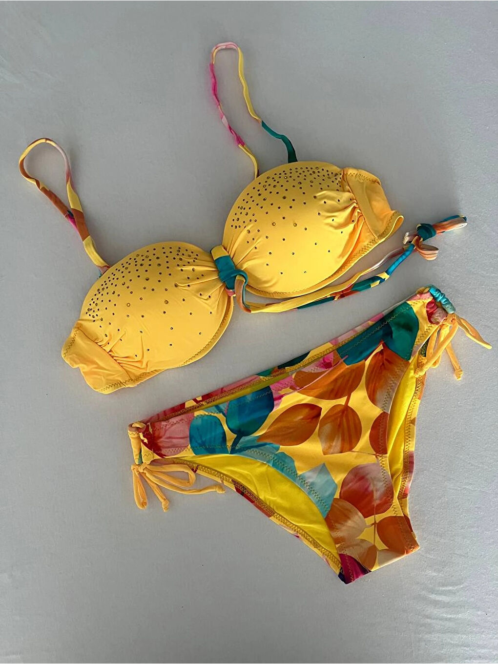 Kadın Sarı Taş İşlemeli Astarlı Bikini Takım HZL25S-LC207