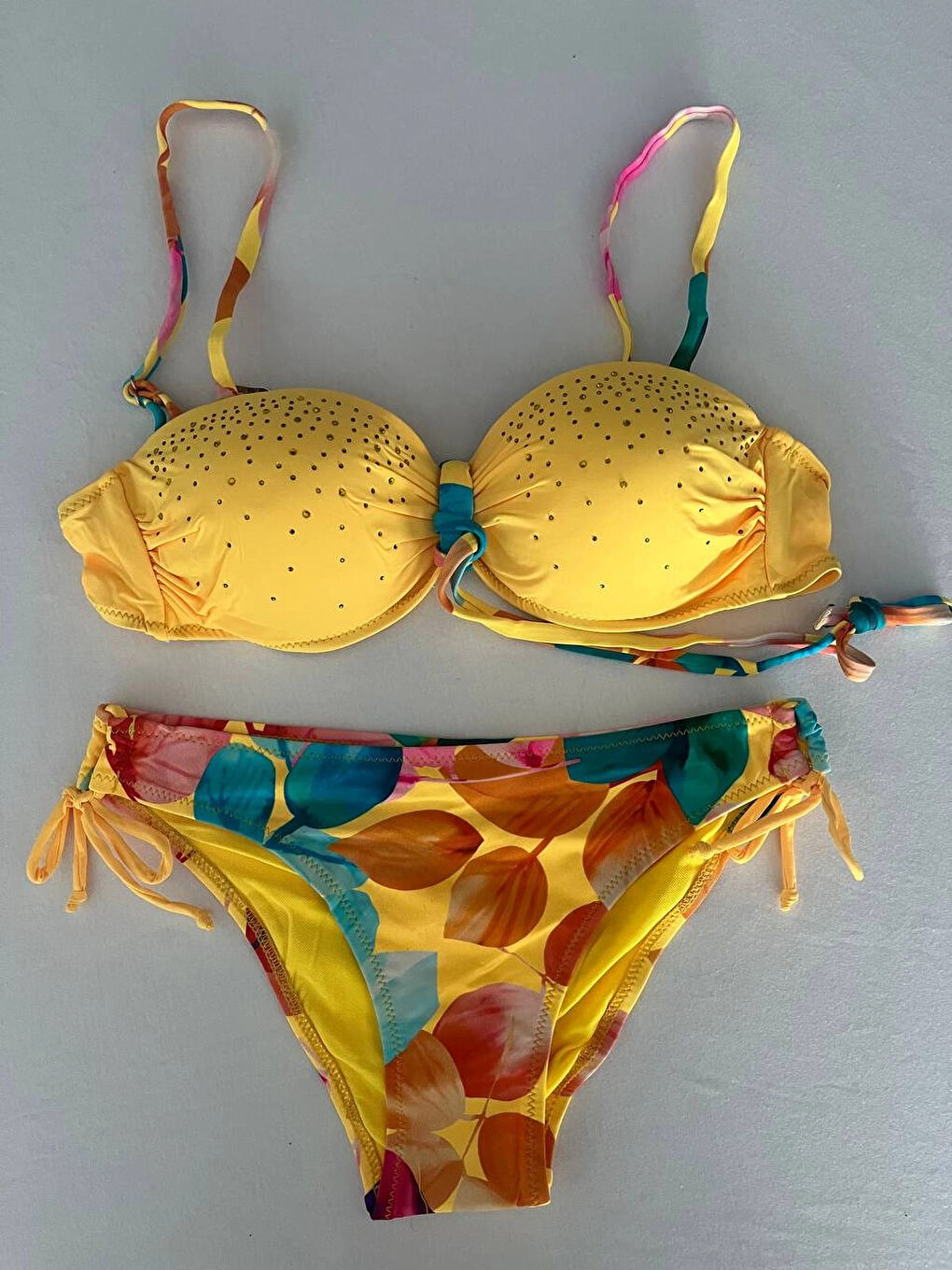 Kadın Sarı Taş İşlemeli Astarlı Bikini Takım HZL25S-LC207-1