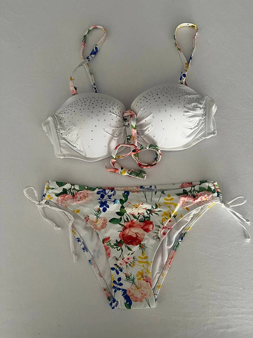 Kadın Beyaz Taş İşlemeli Astarlı Bikini Takım HZL25S-LC208-1