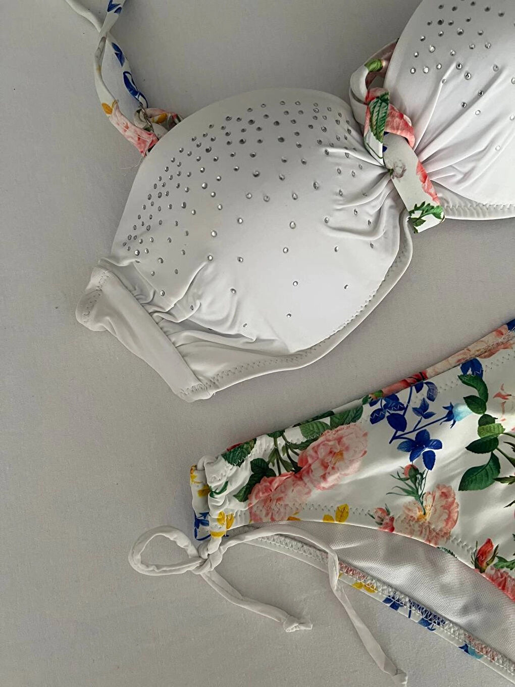 Kadın Beyaz Taş İşlemeli Astarlı Bikini Takım HZL25S-LC208-2