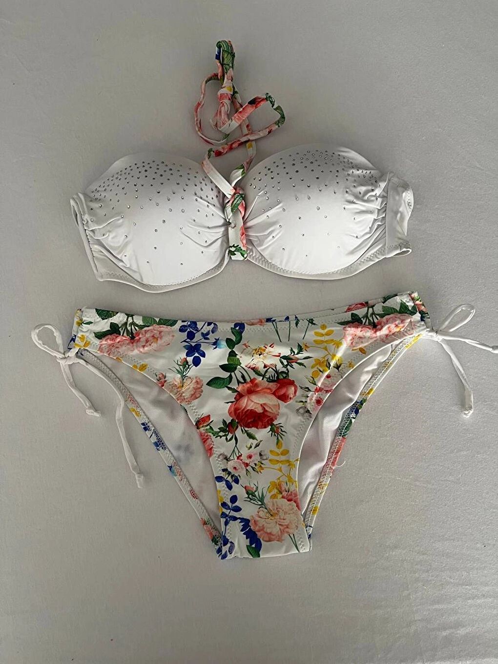 Kadın Beyaz Taş İşlemeli Astarlı Bikini Takım HZL25S-LC208-3