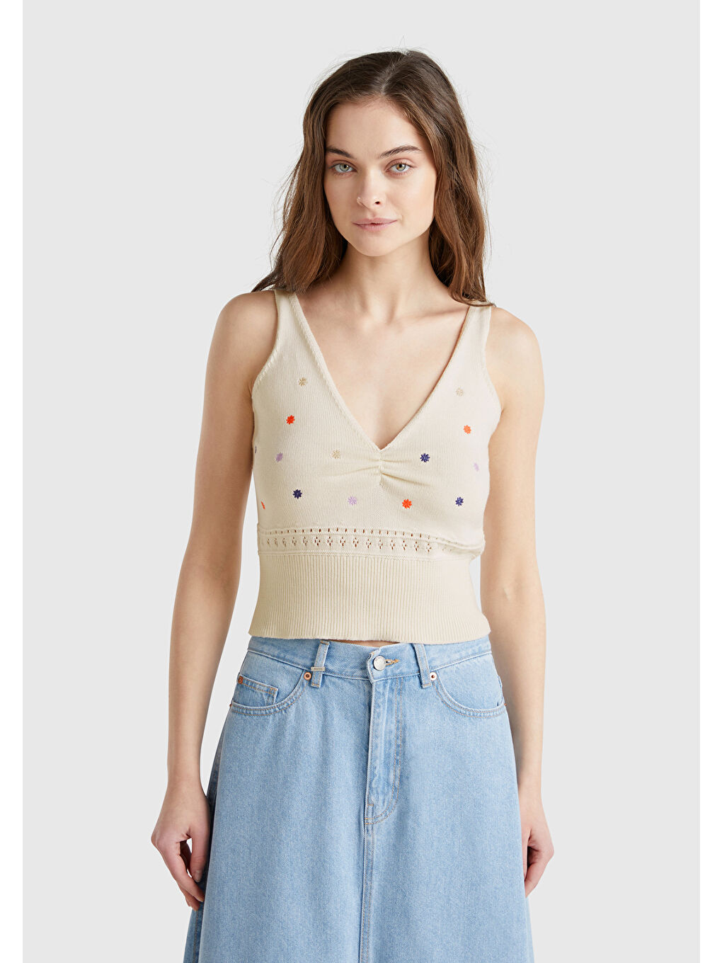 Ekru Kadın Krem %100 Pamuk Çiçek İşlemeli Göğsü Büzgülü Regular Fit Triko Atlet