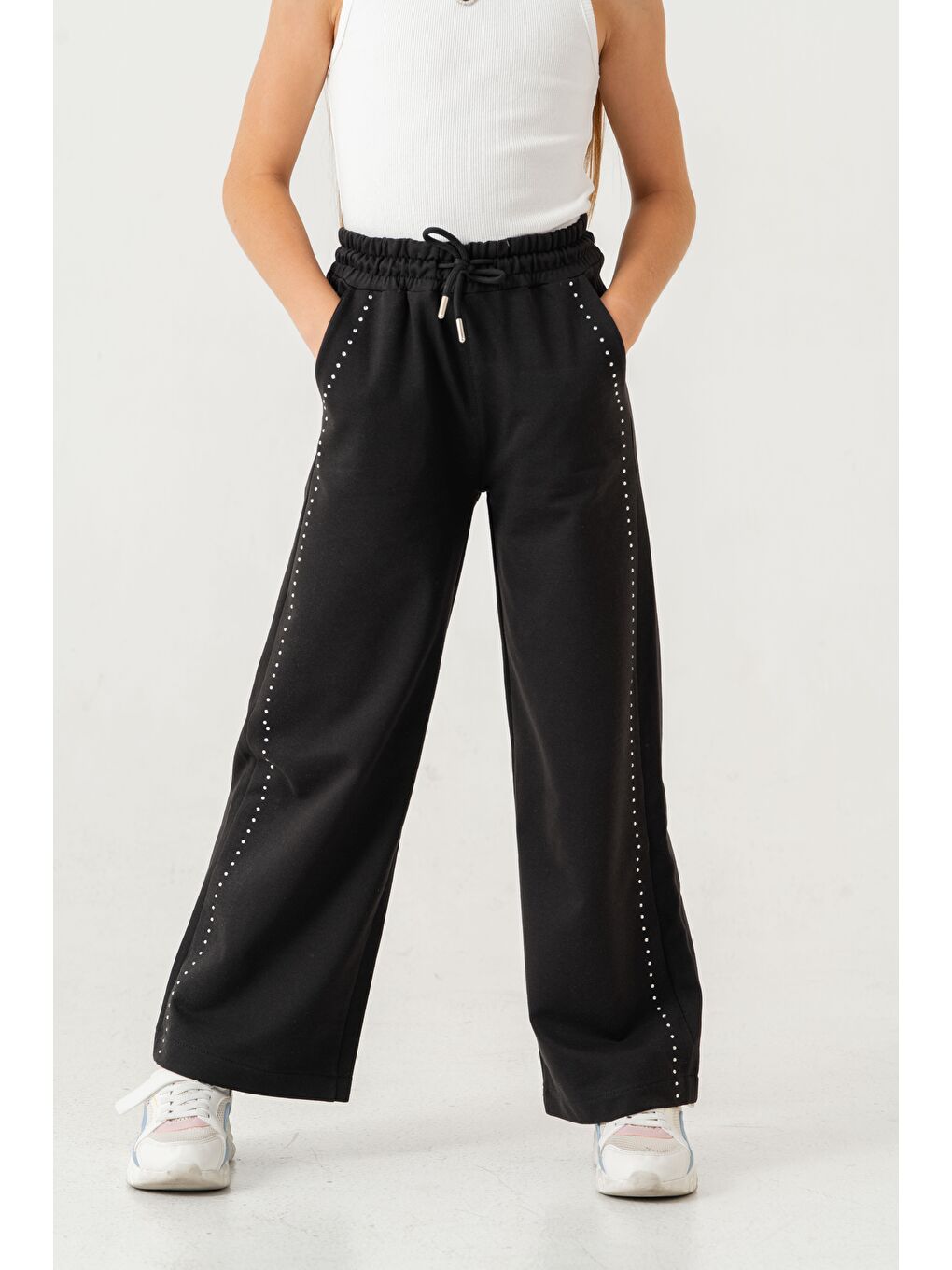 Siyah Sağ Sol Taş Baskılı Geniş Paçalı Kız Çocuk Eşofman Altı-3