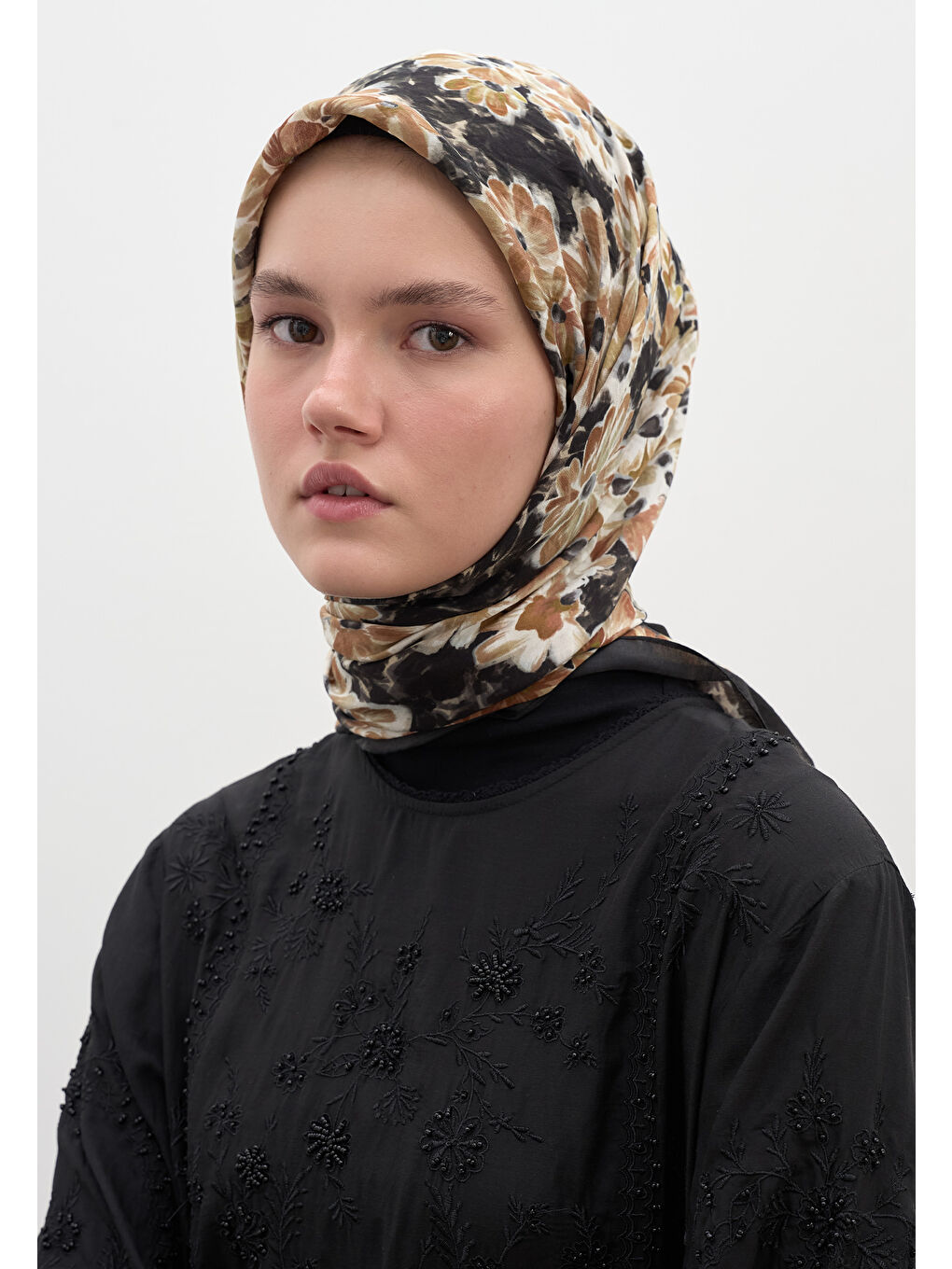 Cherry Blossom Desen Pamuk Viskon Eşarp Siyah-1