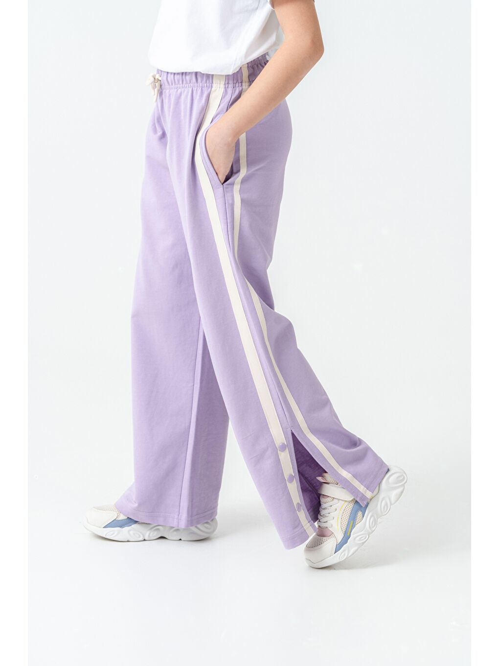 Lila Yanlar Grogren Şeritli Paçalar Çıtçıtlı Kız Çocuk Eşofman Alt-1