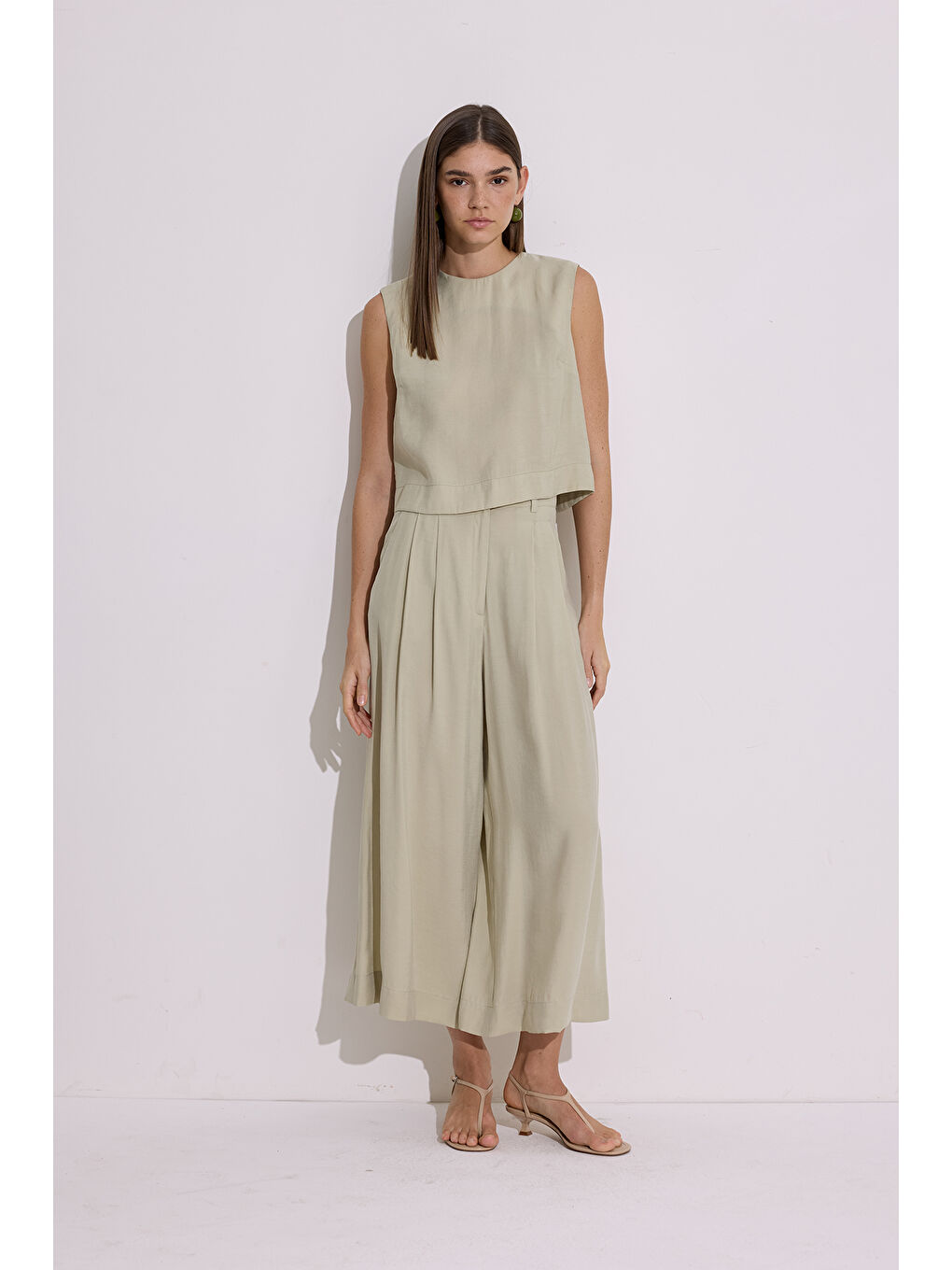 Yeşil Modal Kolsuz Kısa Bluz Çağla-1