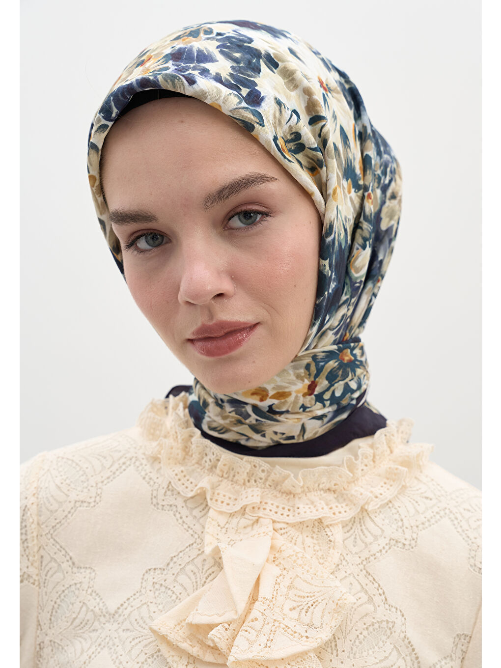 Cherry Blossom Desen Pamuk Viskon Eşarp Lacivert-1