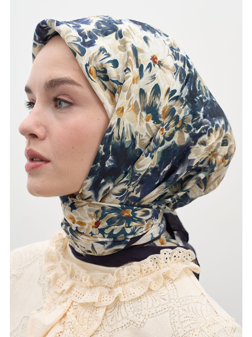 Cherry Blossom Desen Pamuk Viskon Eşarp Lacivert-2