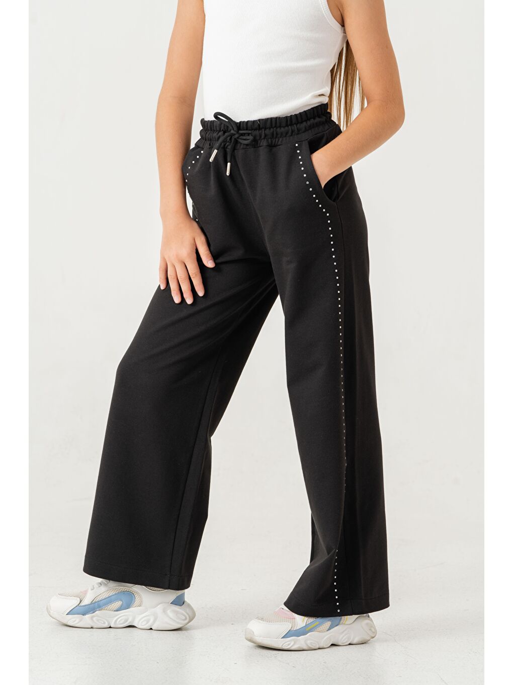 Siyah Sağ Sol Taş Baskılı Geniş Paçalı Kız Çocuk Eşofman Altı-5