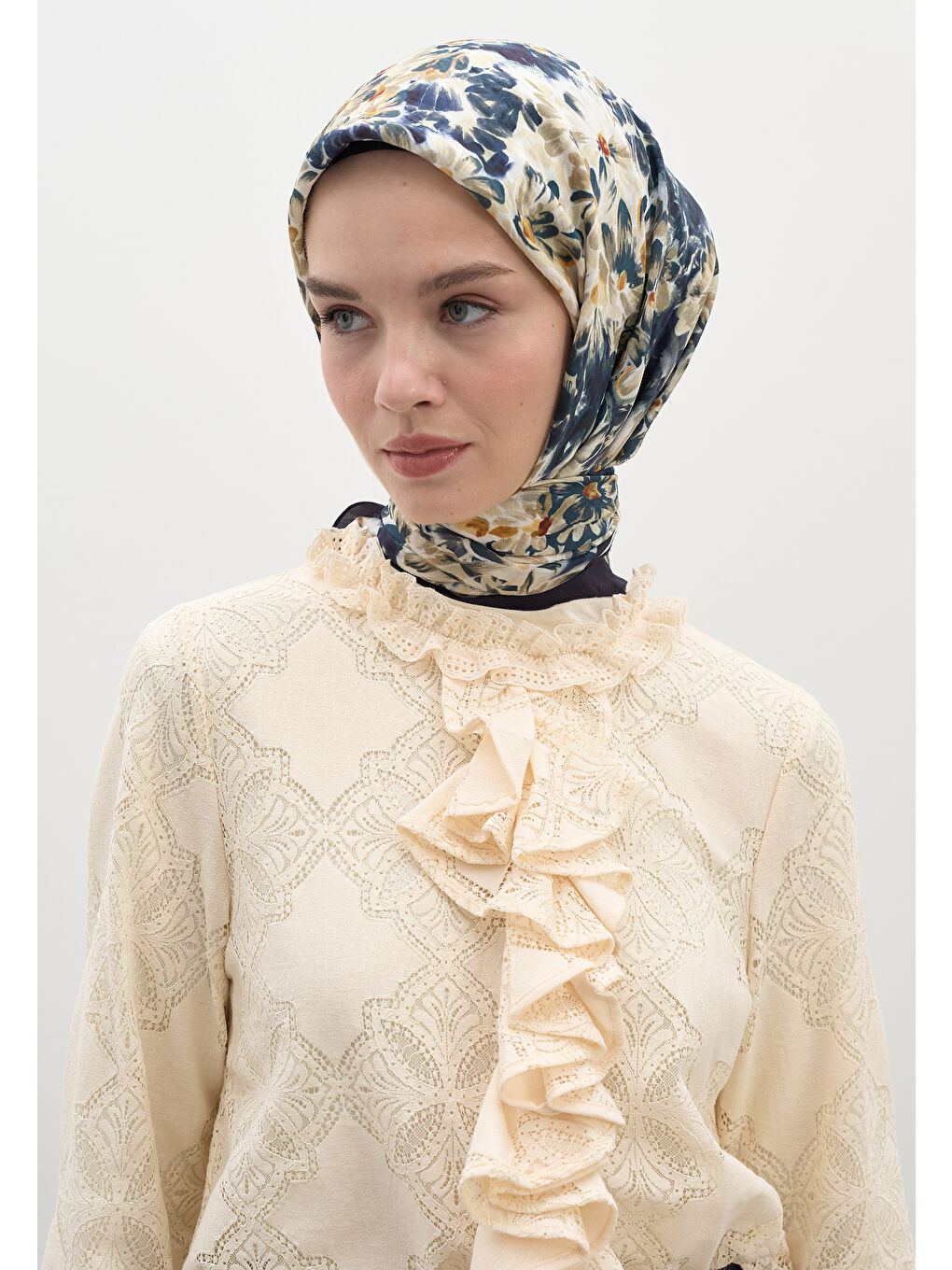 Cherry Blossom Desen Pamuk Viskon Eşarp Lacivert-3