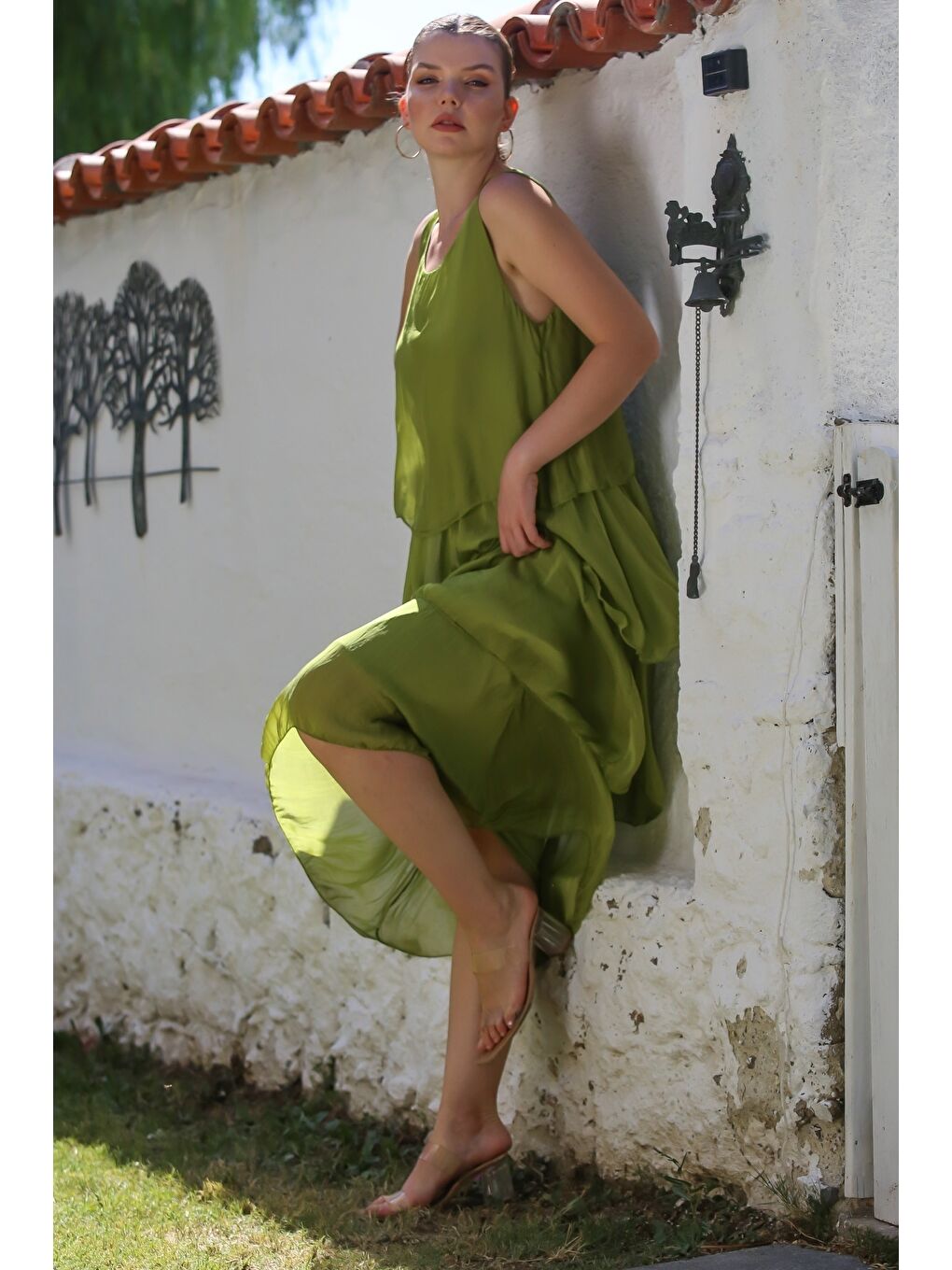 İtalyan Fıstık Yeşili Havuz Yaka Kolsuz Astarlı Katlı Casual İpek Dokuma Elbise 125 55