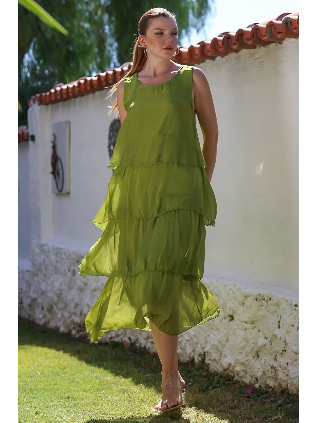 İtalyan Fıstık Yeşili Havuz Yaka Kolsuz Astarlı Katlı Casual İpek Dokuma Elbise 125 55-5