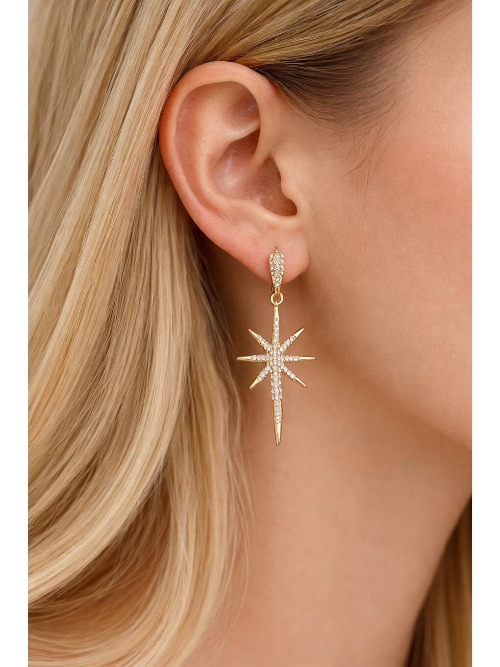 Sarı Altın Renk Yıldız Figürlü Çelik Küpe