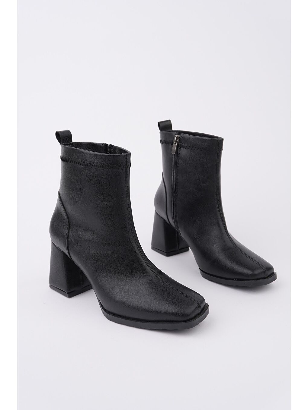 Siyah LUCİE Küt Burun Kalın Topuklu Fermuarlı Kadın Bot-1