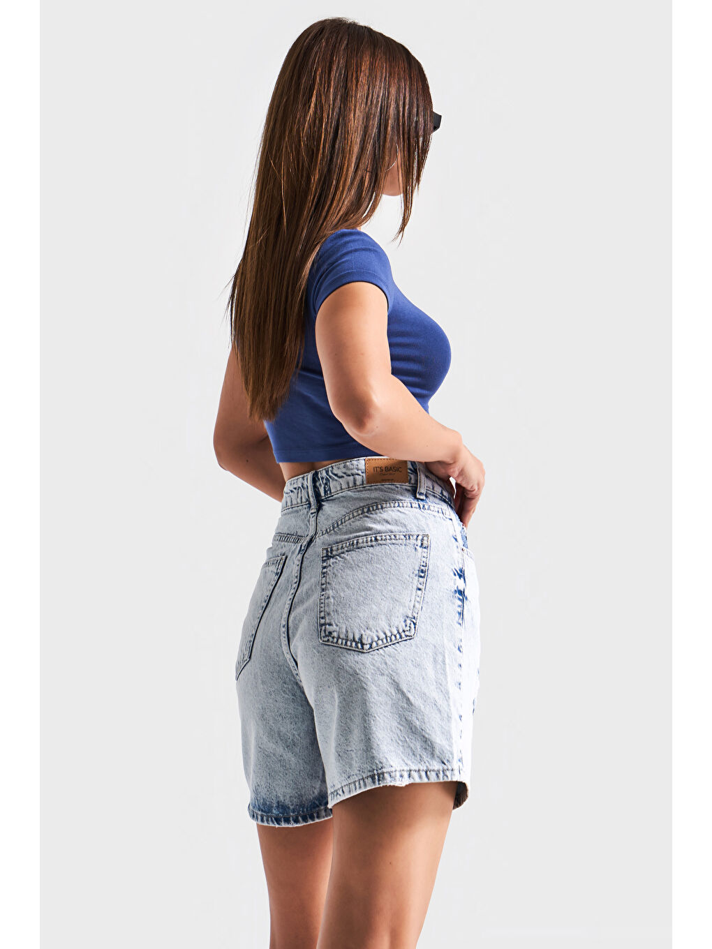 Kadın Mavi Renk 12s5 3 Mom Fit Midi Boy Lazer Detaylı Yırtık  100 Pamuk Denim Şort-3